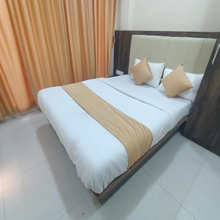 Hotel Om Sai Navi Mumbai Exterior foto