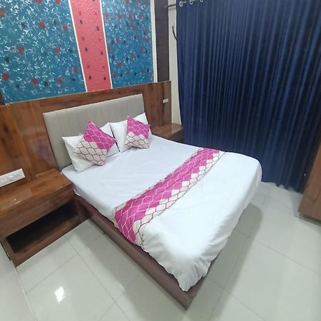 Hotel Om Sai Navi Mumbai Exterior foto