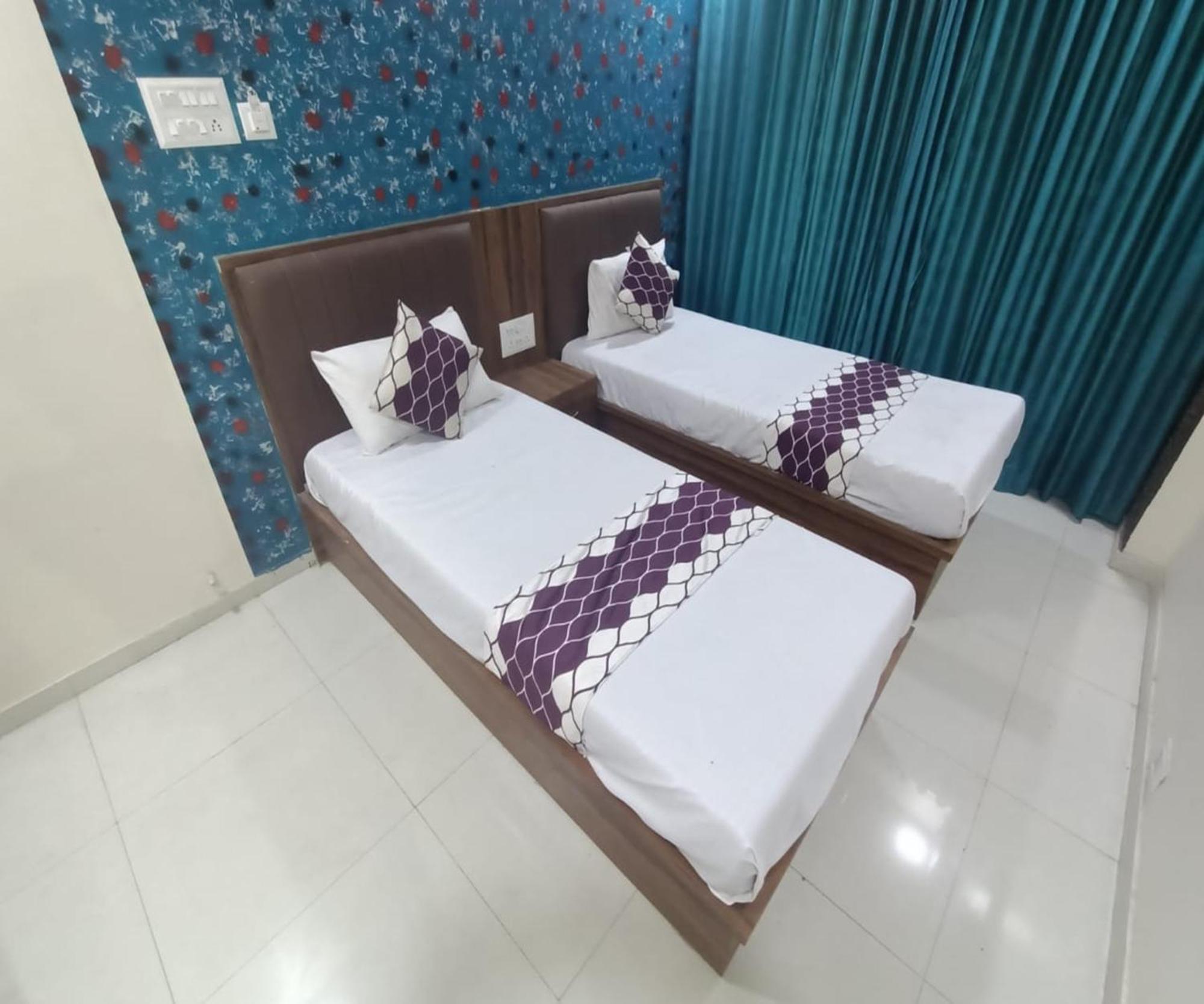 Hotel Om Sai Navi Mumbai Exterior foto