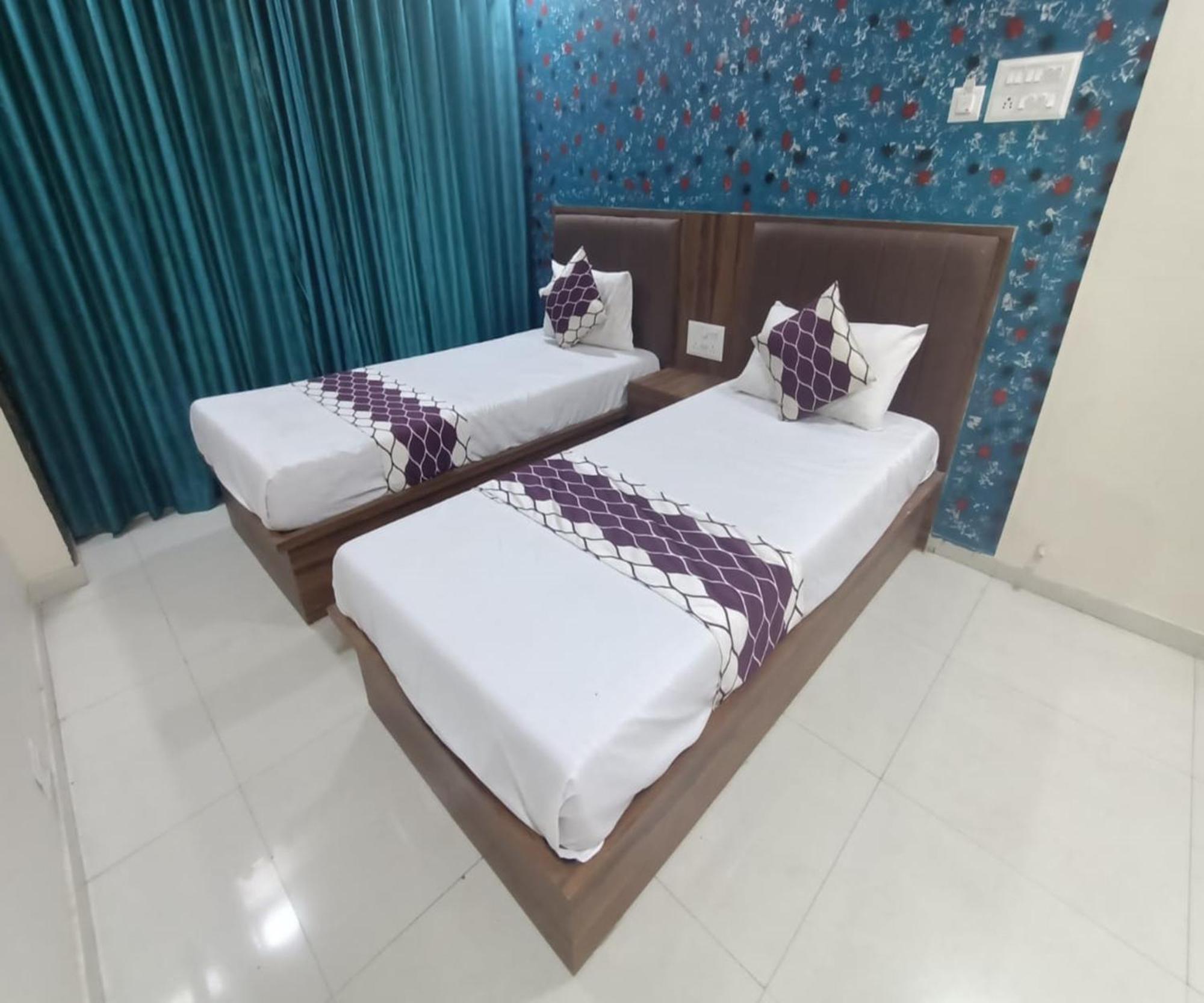Hotel Om Sai Navi Mumbai Exterior foto
