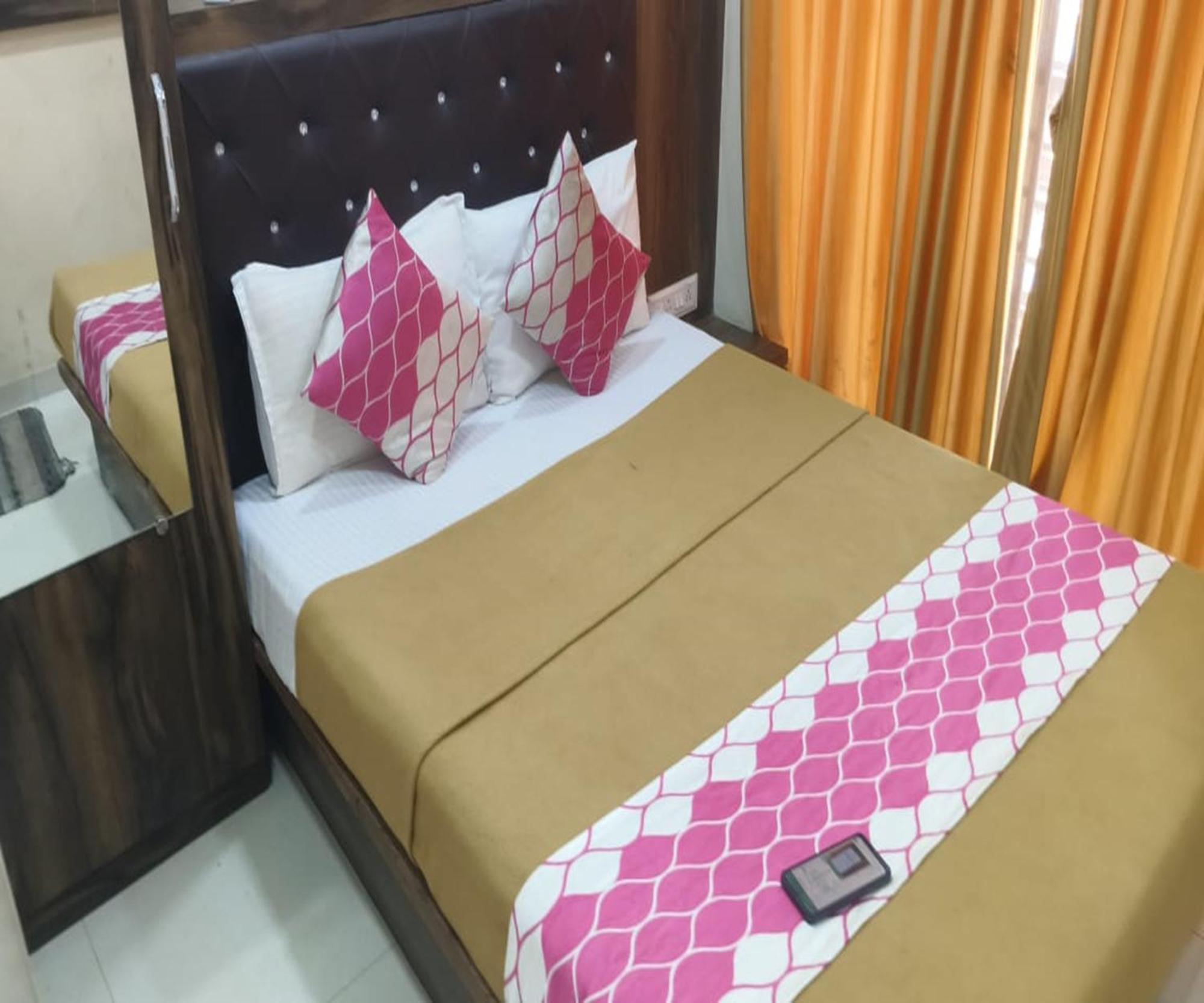 Hotel Om Sai Navi Mumbai Exterior foto