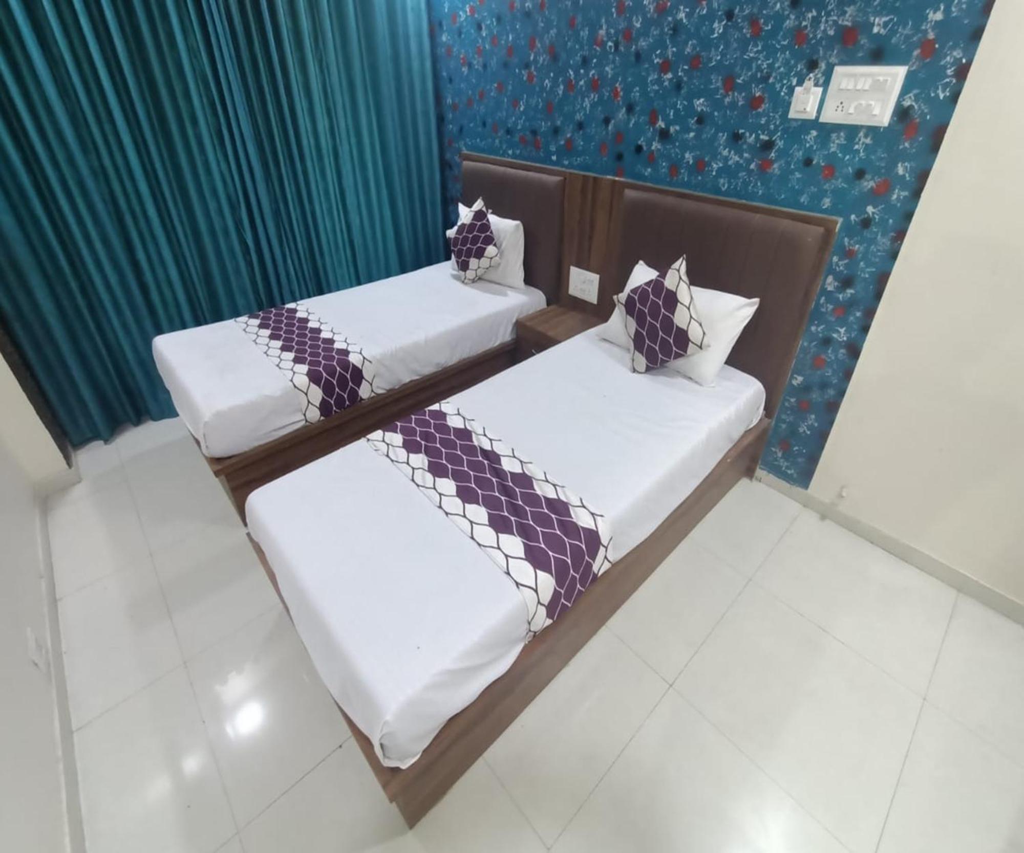 Hotel Om Sai Navi Mumbai Exterior foto